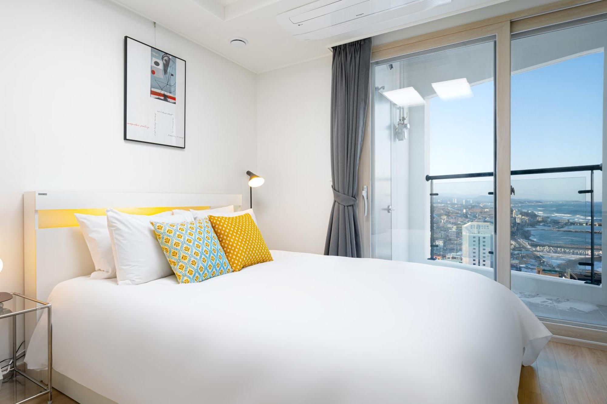 Urbanstay Sokcho Deungdae Beach Exterior photo
